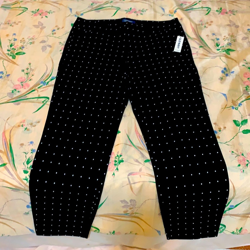 NWT Black Diamond Print Skinny Ankle Pants